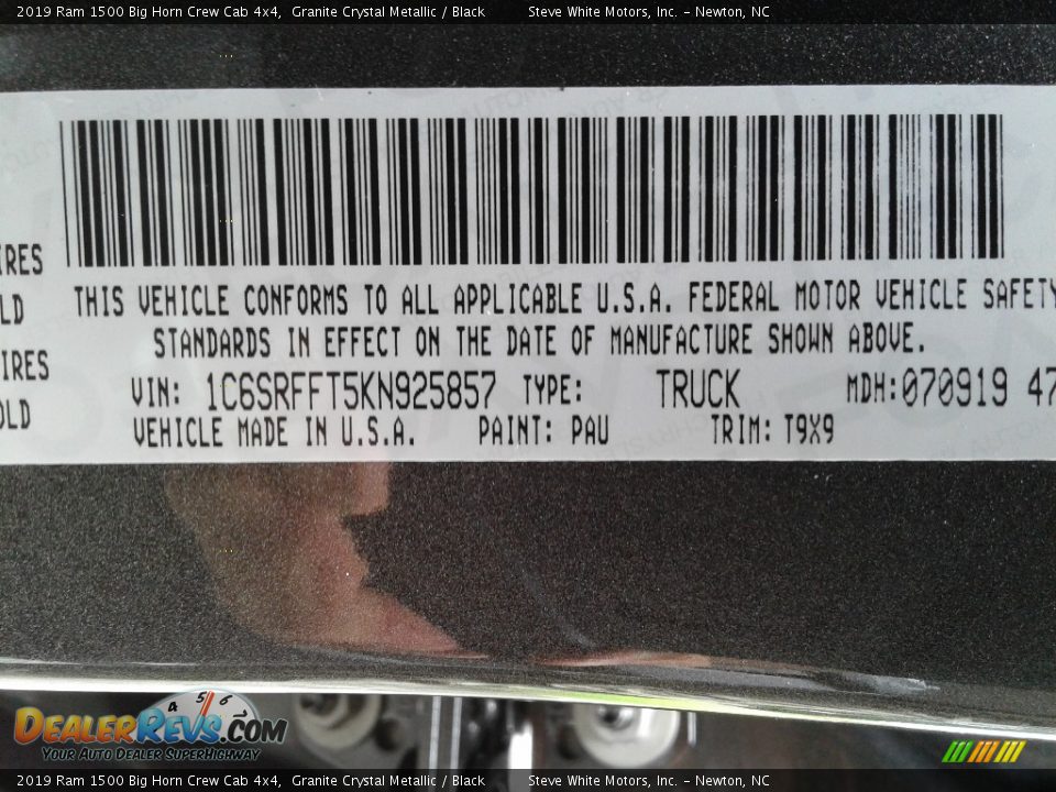 2019 Ram 1500 Big Horn Crew Cab 4x4 Granite Crystal Metallic / Black Photo #32