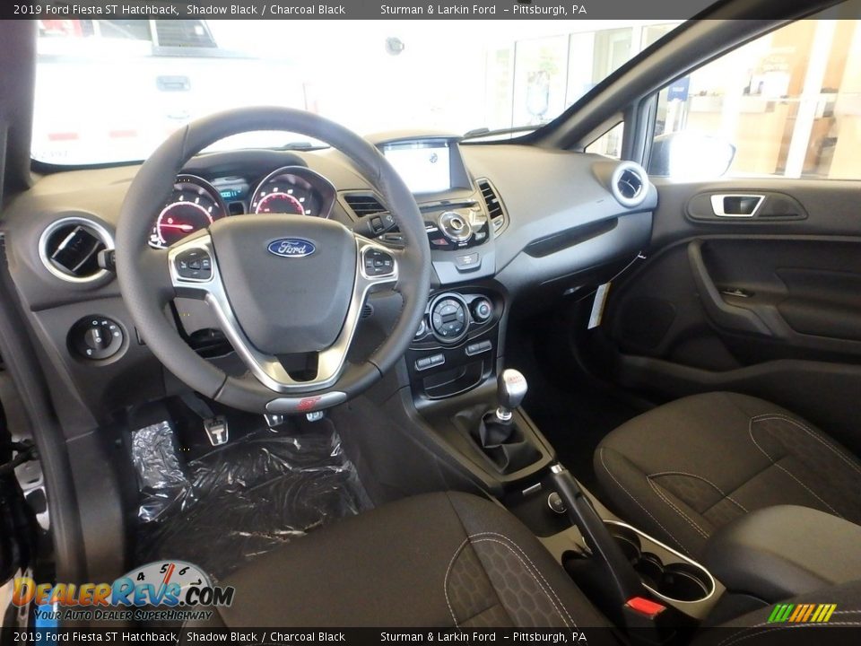 Dashboard of 2019 Ford Fiesta ST Hatchback Photo #9