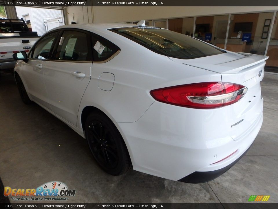 2019 Ford Fusion SE Oxford White / Light Putty Photo #4