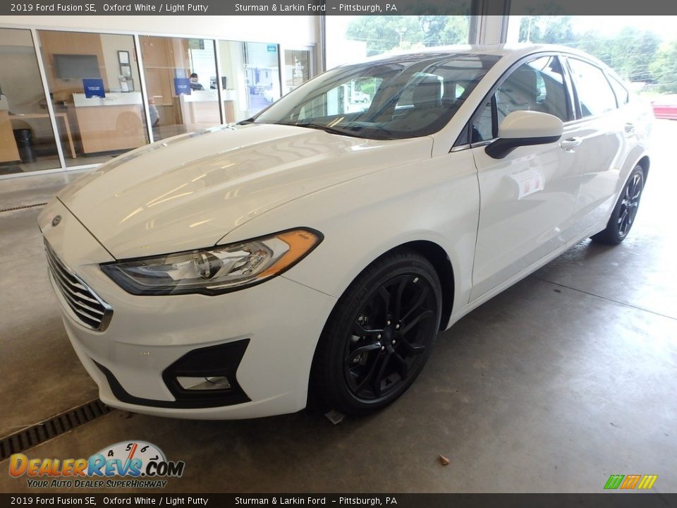 2019 Ford Fusion SE Oxford White / Light Putty Photo #5