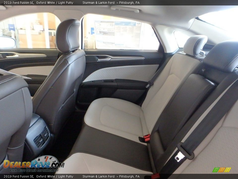 2019 Ford Fusion SE Oxford White / Light Putty Photo #8
