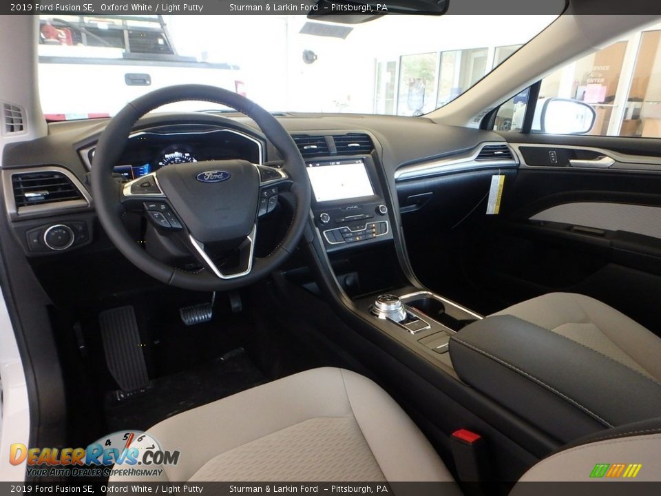 2019 Ford Fusion SE Oxford White / Light Putty Photo #9