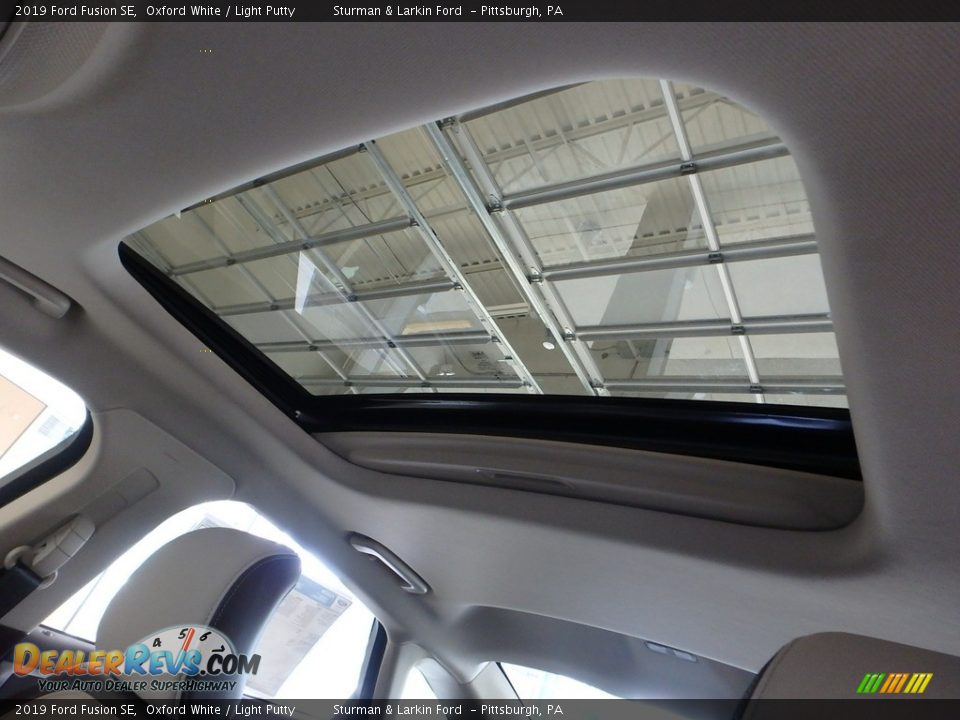 2019 Ford Fusion SE Oxford White / Light Putty Photo #15