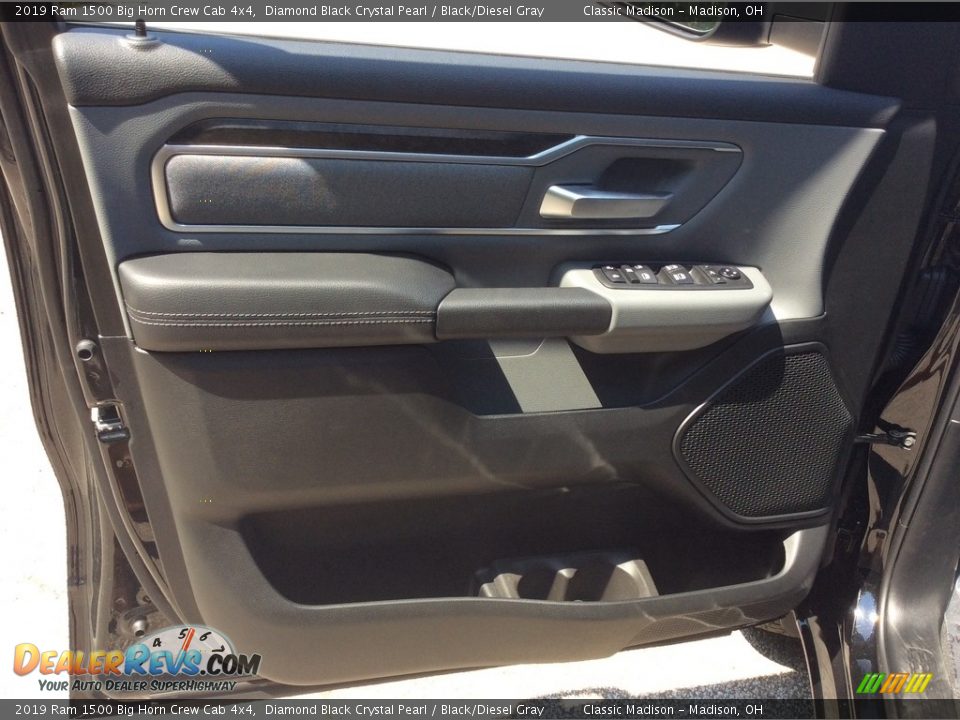 2019 Ram 1500 Big Horn Crew Cab 4x4 Diamond Black Crystal Pearl / Black/Diesel Gray Photo #10