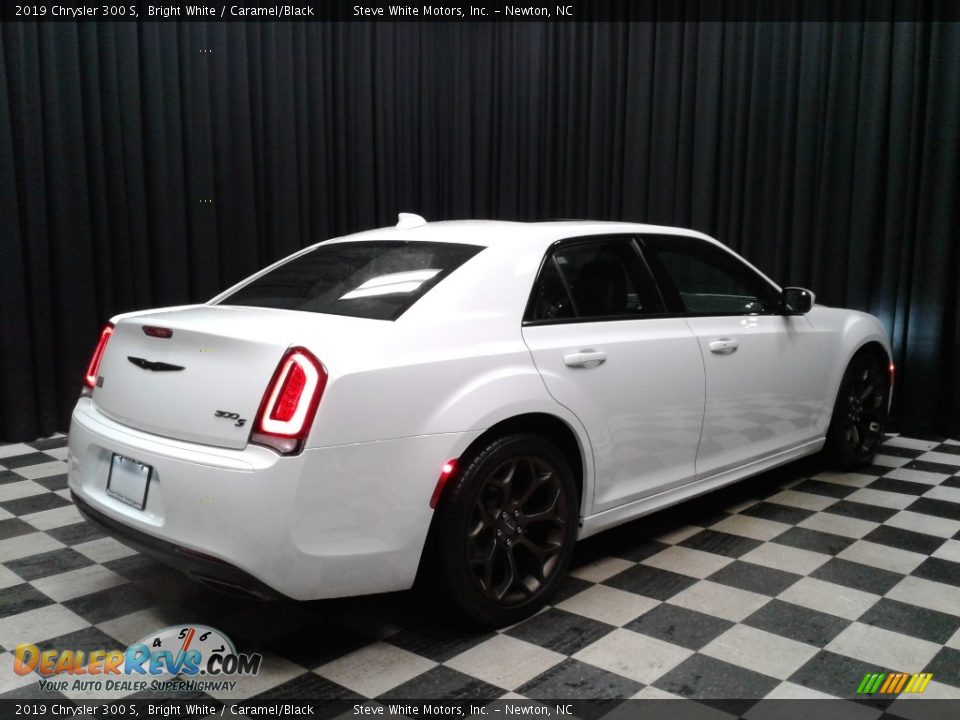 2019 Chrysler 300 S Bright White / Caramel/Black Photo #6