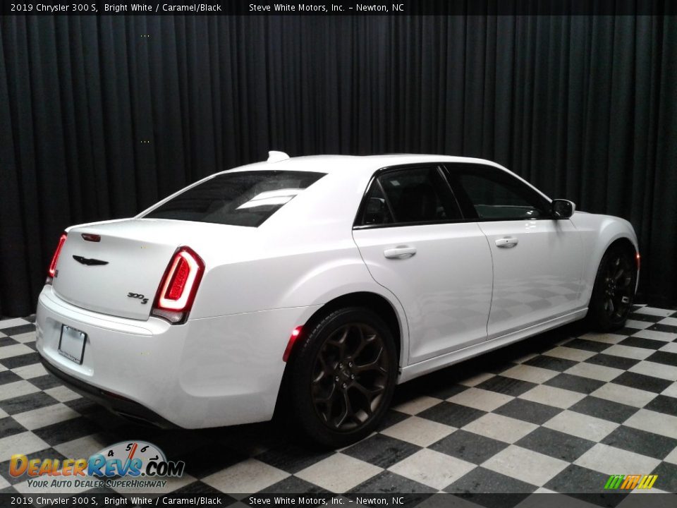 2019 Chrysler 300 S Bright White / Caramel/Black Photo #7