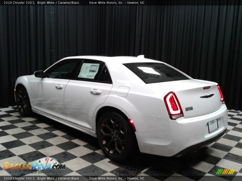 2019 Chrysler 300 S Bright White / Caramel/Black Photo #9