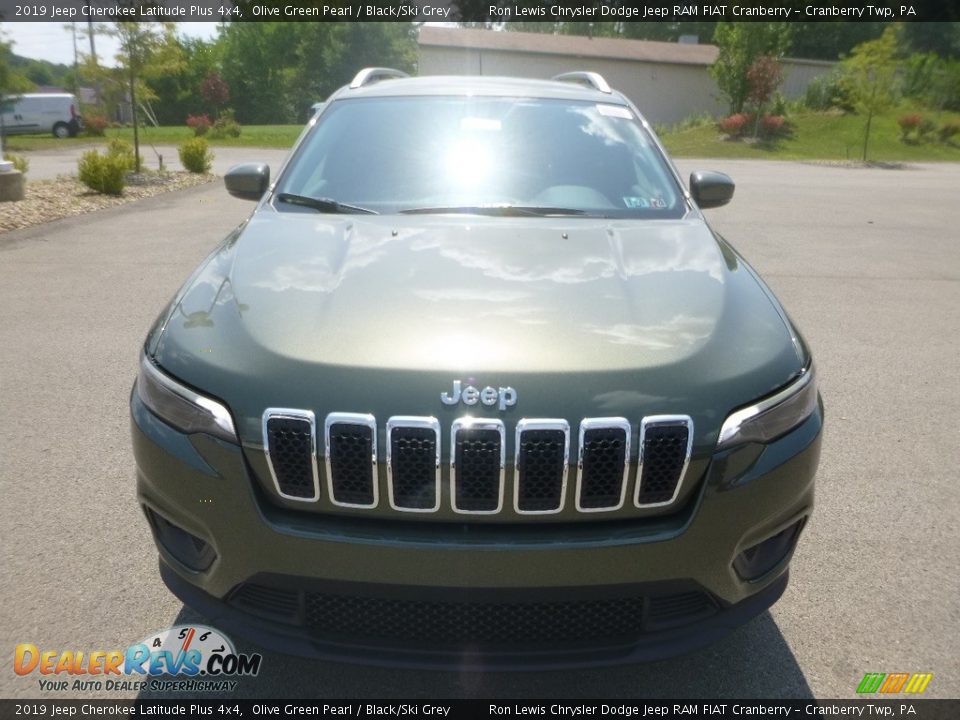 2019 Jeep Cherokee Latitude Plus 4x4 Olive Green Pearl / Black/Ski Grey Photo #8