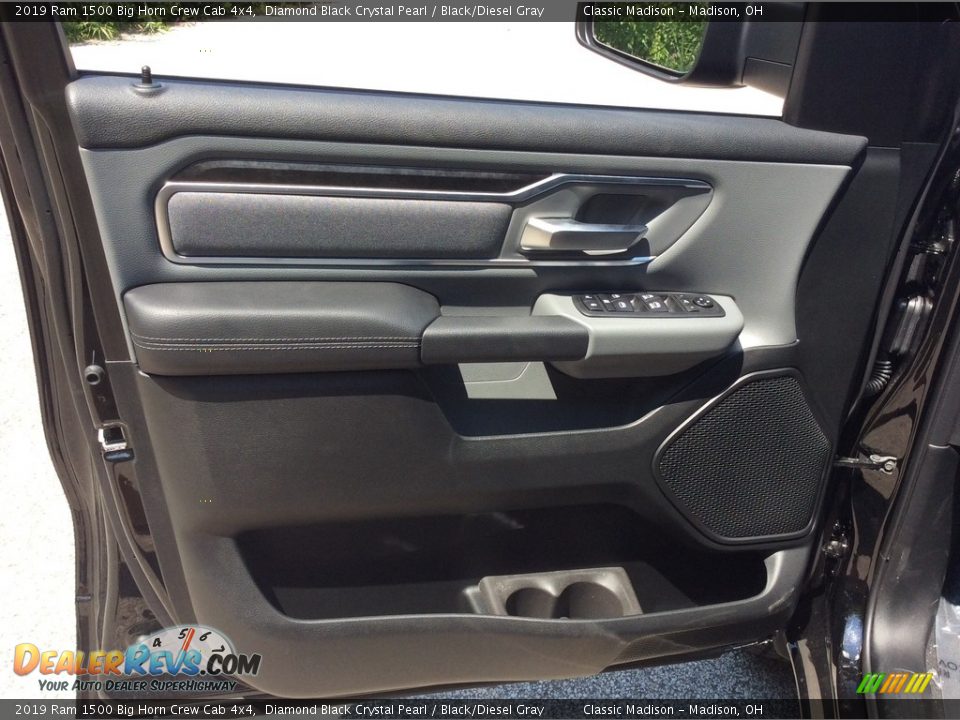 2019 Ram 1500 Big Horn Crew Cab 4x4 Diamond Black Crystal Pearl / Black/Diesel Gray Photo #10