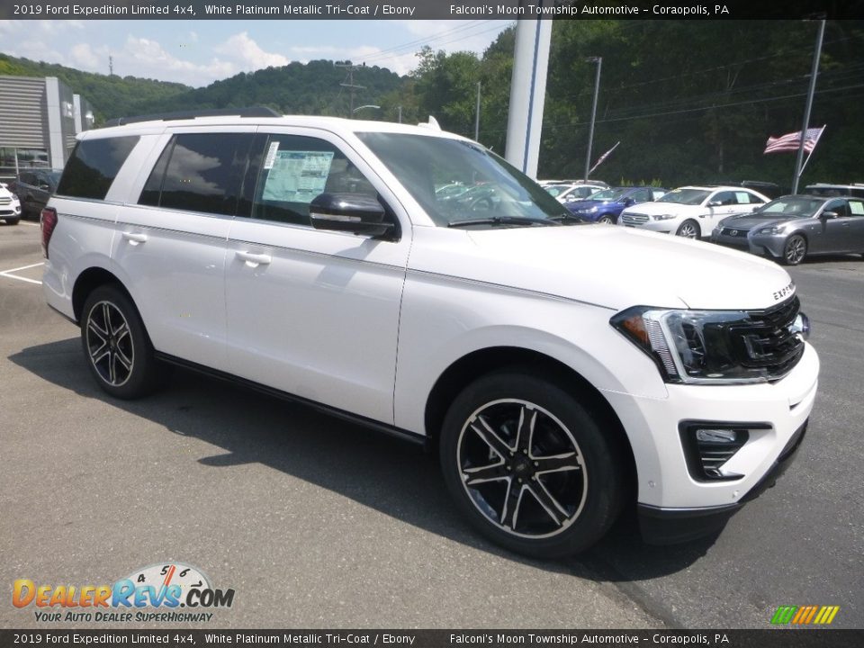 Front 3/4 View of 2019 Ford Expedition Limited 4x4 Photo #3