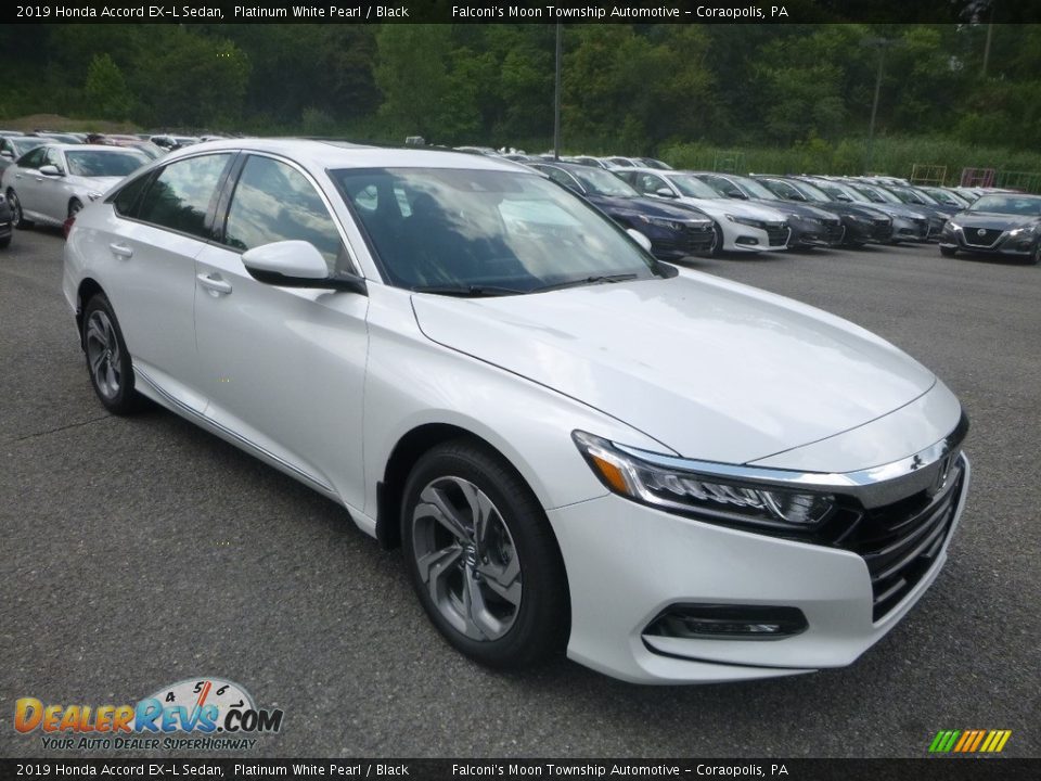 Front 3/4 View of 2019 Honda Accord EX-L Sedan Photo #5