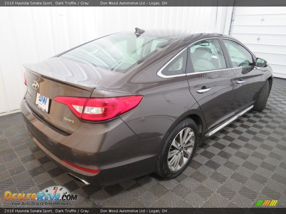 2016 Hyundai Sonata Sport Dark Truffle / Gray Photo #17