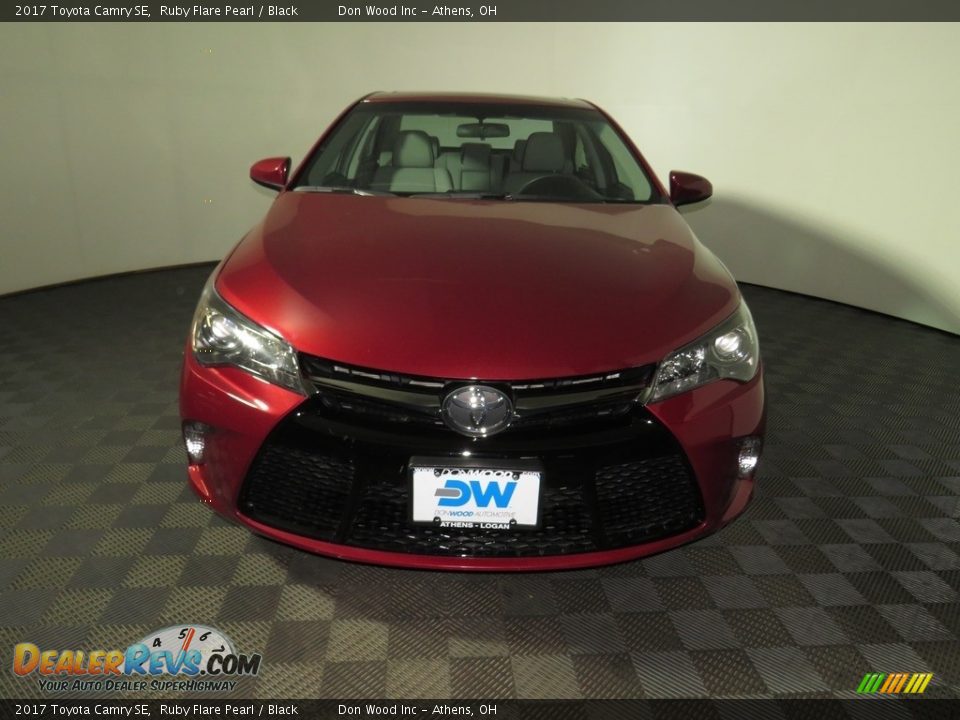 2017 Toyota Camry SE Ruby Flare Pearl / Black Photo #5