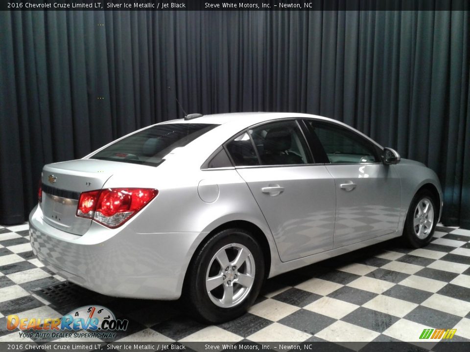 2016 Chevrolet Cruze Limited LT Silver Ice Metallic / Jet Black Photo #6