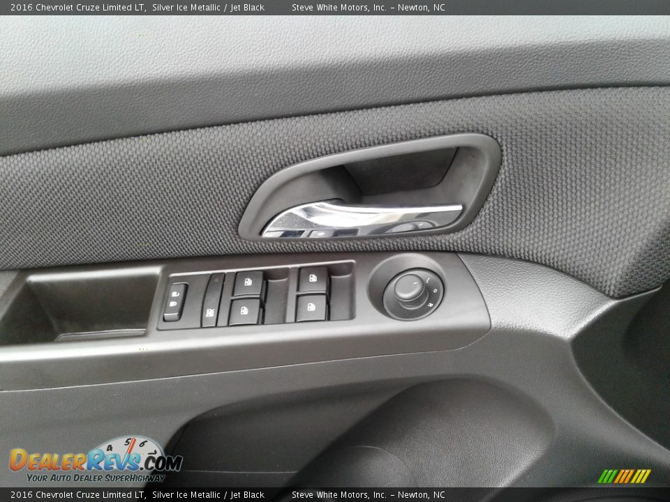 2016 Chevrolet Cruze Limited LT Silver Ice Metallic / Jet Black Photo #10