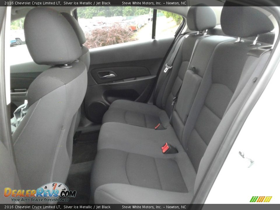 2016 Chevrolet Cruze Limited LT Silver Ice Metallic / Jet Black Photo #12