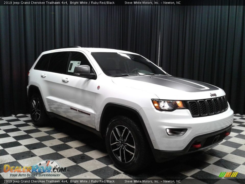 2019 Jeep Grand Cherokee Trailhawk 4x4 Bright White / Ruby Red/Black Photo #4