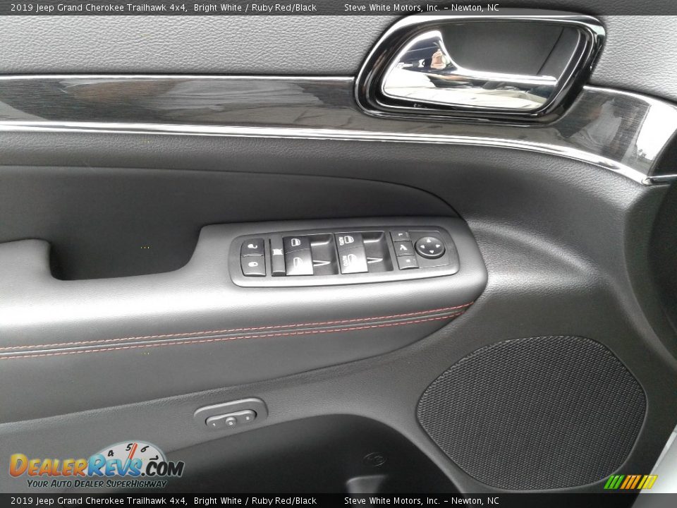 2019 Jeep Grand Cherokee Trailhawk 4x4 Bright White / Ruby Red/Black Photo #9