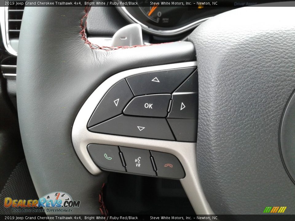 2019 Jeep Grand Cherokee Trailhawk 4x4 Steering Wheel Photo #18