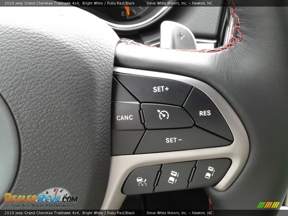 2019 Jeep Grand Cherokee Trailhawk 4x4 Steering Wheel Photo #19