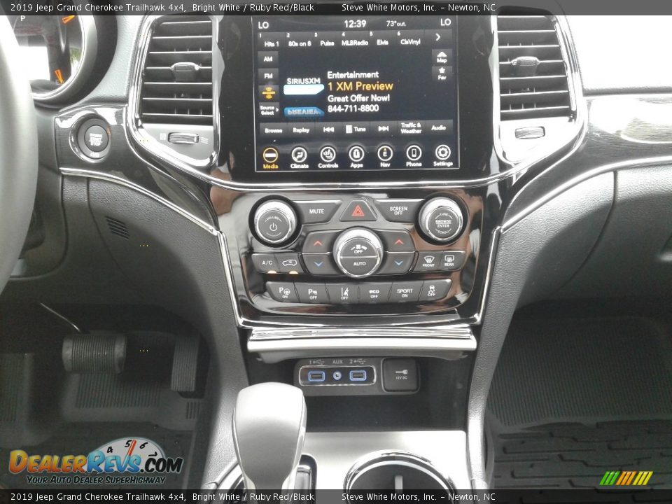 Controls of 2019 Jeep Grand Cherokee Trailhawk 4x4 Photo #21