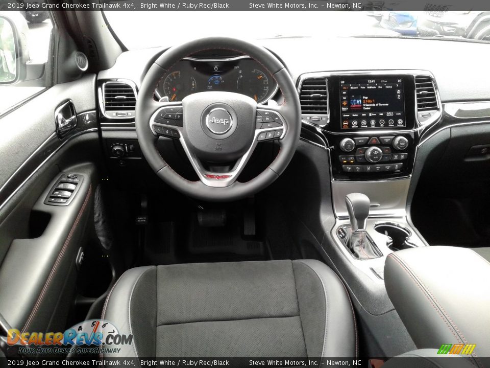 2019 Jeep Grand Cherokee Trailhawk 4x4 Bright White / Ruby Red/Black Photo #33