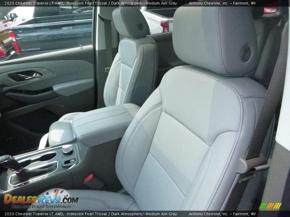 Front Seat of 2020 Chevrolet Traverse LT AWD Photo #13