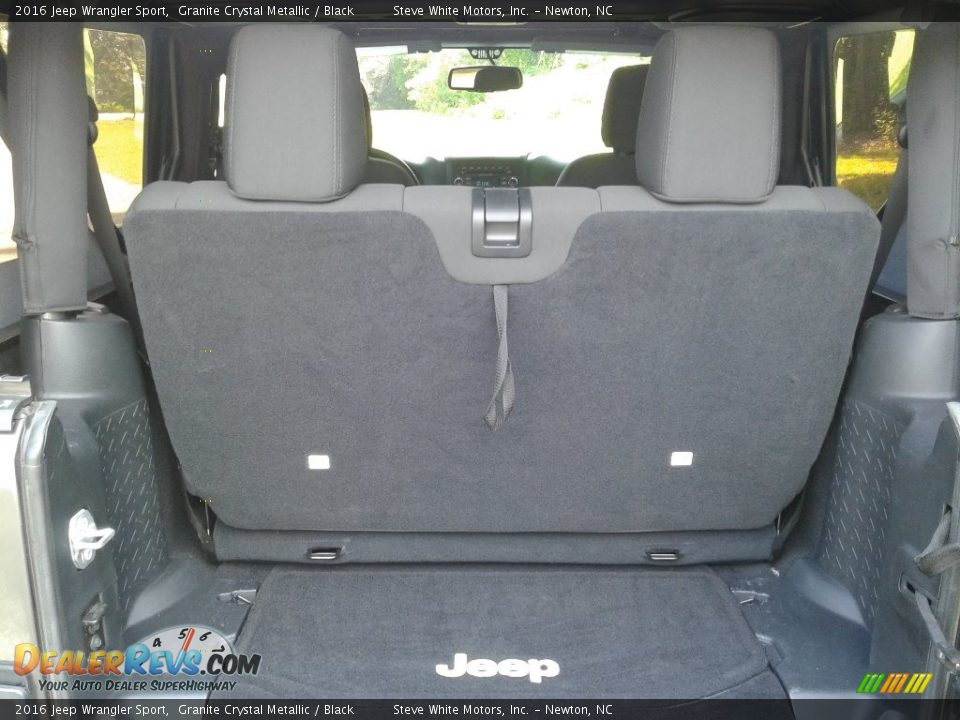 2016 Jeep Wrangler Sport Granite Crystal Metallic / Black Photo #12