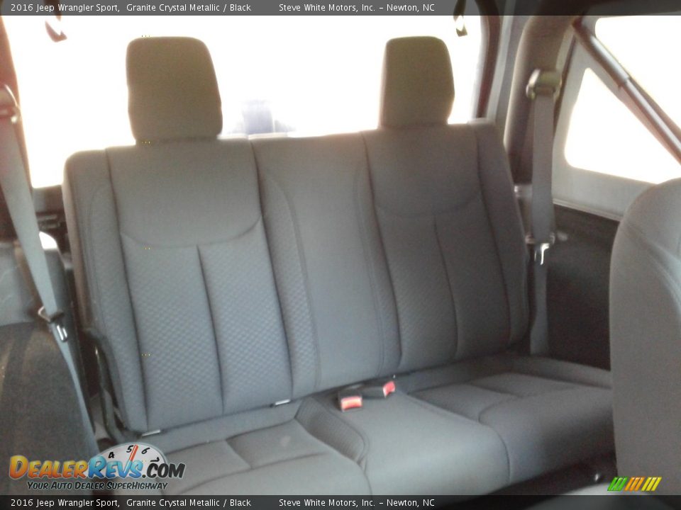 2016 Jeep Wrangler Sport Granite Crystal Metallic / Black Photo #13