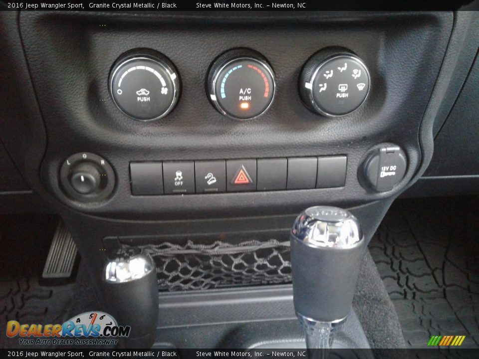 2016 Jeep Wrangler Sport Granite Crystal Metallic / Black Photo #21