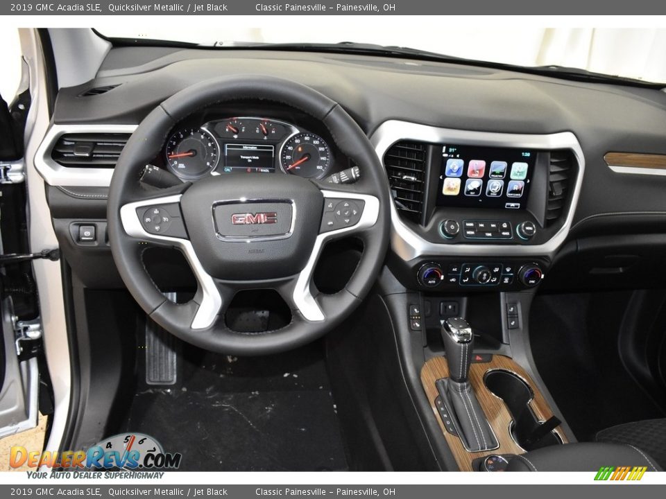 Dashboard of 2019 GMC Acadia SLE Photo #9