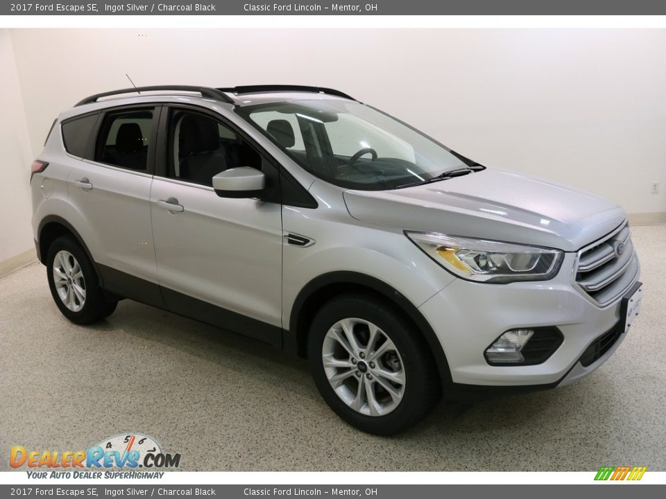 2017 Ford Escape SE Ingot Silver / Charcoal Black Photo #1