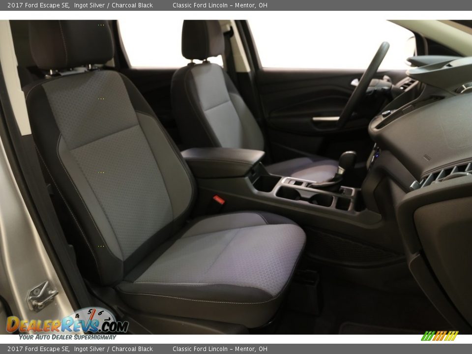 2017 Ford Escape SE Ingot Silver / Charcoal Black Photo #17