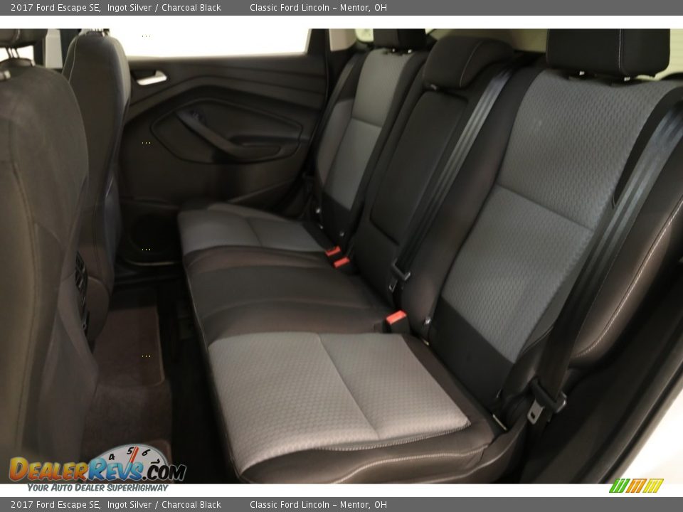 2017 Ford Escape SE Ingot Silver / Charcoal Black Photo #19