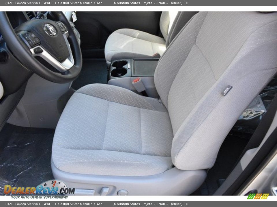 Front Seat of 2020 Toyota Sienna LE AWD Photo #6