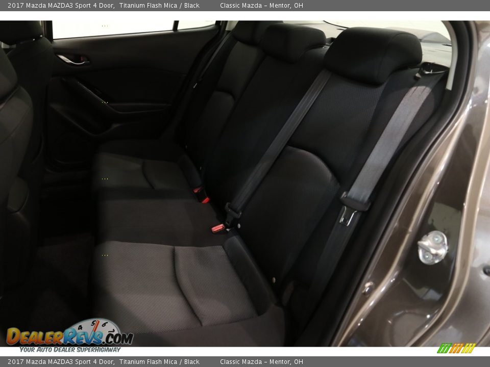 2017 Mazda MAZDA3 Sport 4 Door Titanium Flash Mica / Black Photo #19