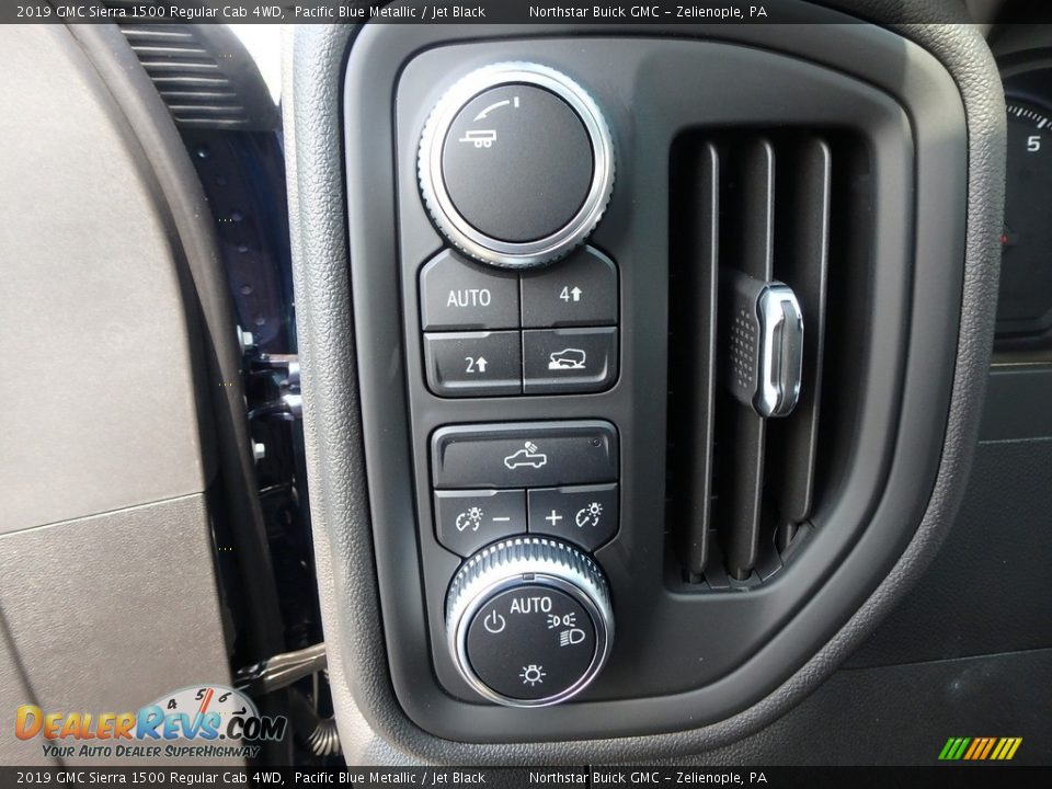 Controls of 2019 GMC Sierra 1500 Regular Cab 4WD Photo #16