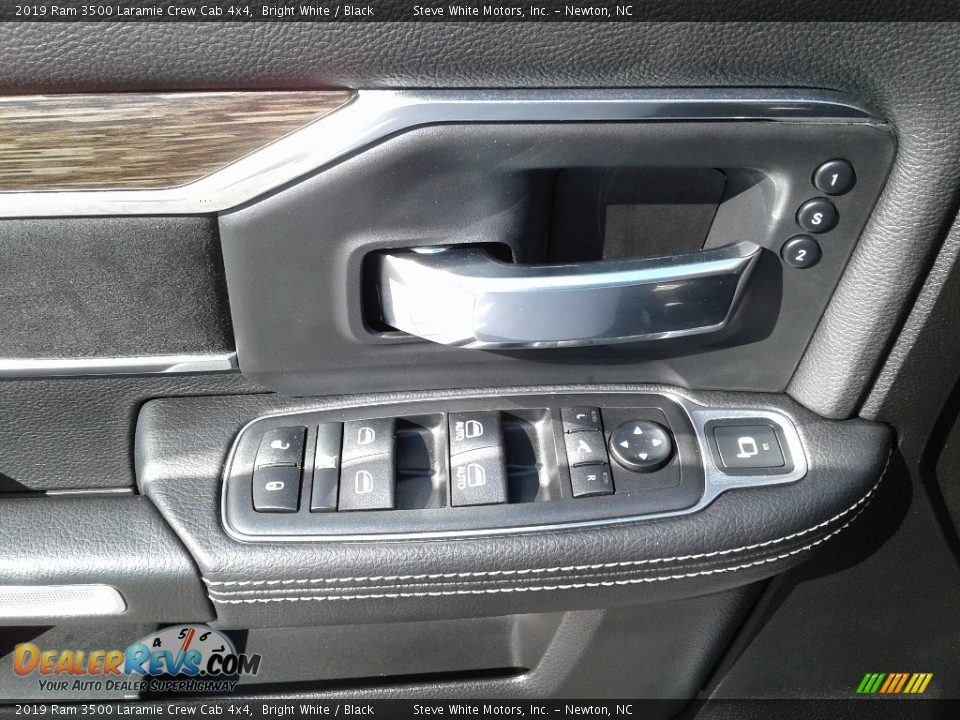 2019 Ram 3500 Laramie Crew Cab 4x4 Bright White / Black Photo #9