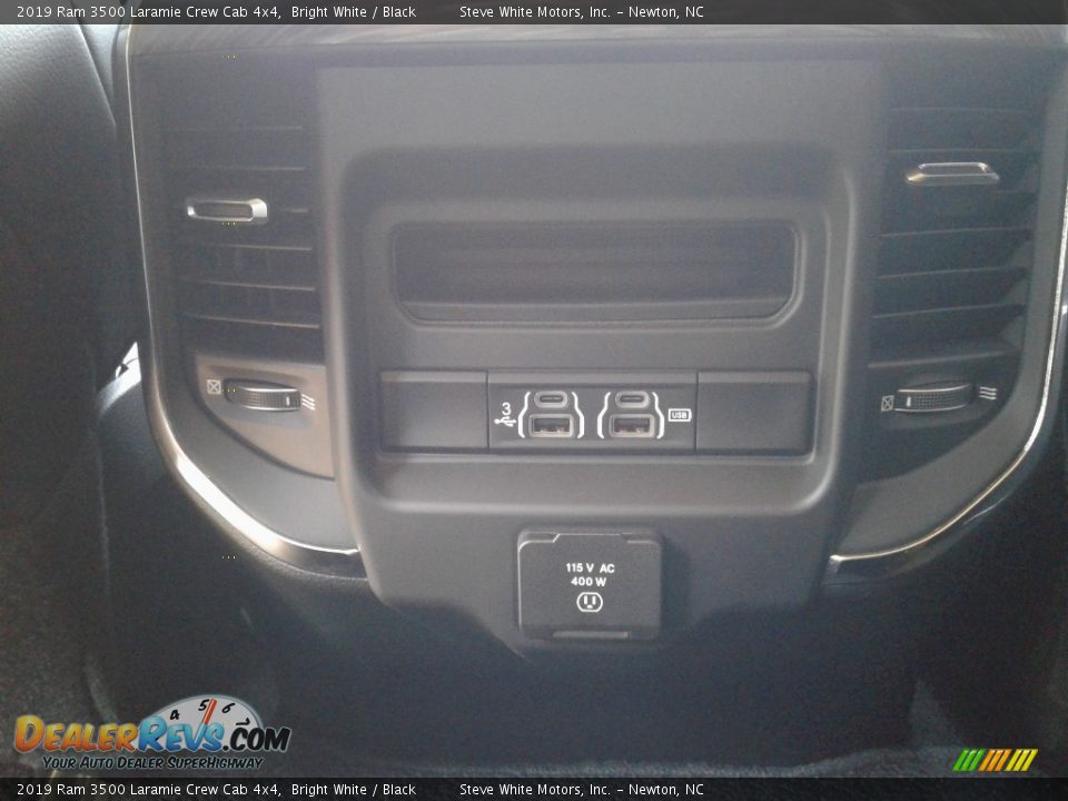 2019 Ram 3500 Laramie Crew Cab 4x4 Bright White / Black Photo #15