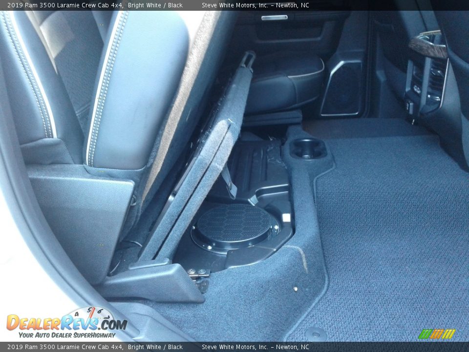 2019 Ram 3500 Laramie Crew Cab 4x4 Bright White / Black Photo #16