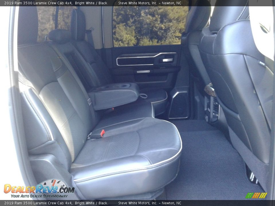 2019 Ram 3500 Laramie Crew Cab 4x4 Bright White / Black Photo #17