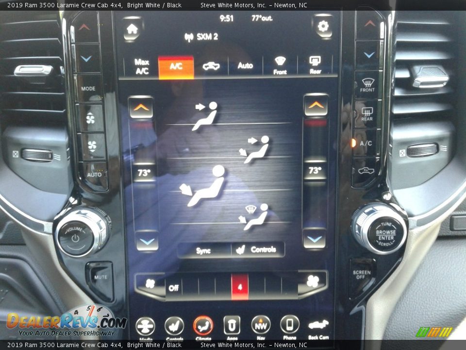 2019 Ram 3500 Laramie Crew Cab 4x4 Bright White / Black Photo #27