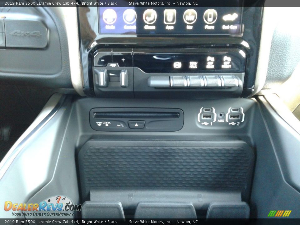 2019 Ram 3500 Laramie Crew Cab 4x4 Bright White / Black Photo #30