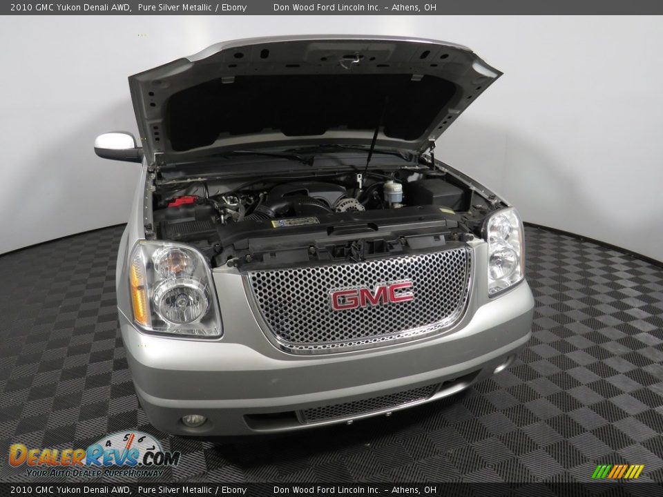 2010 GMC Yukon Denali AWD Pure Silver Metallic / Ebony Photo #6