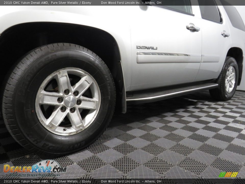 2010 GMC Yukon Denali AWD Pure Silver Metallic / Ebony Photo #9
