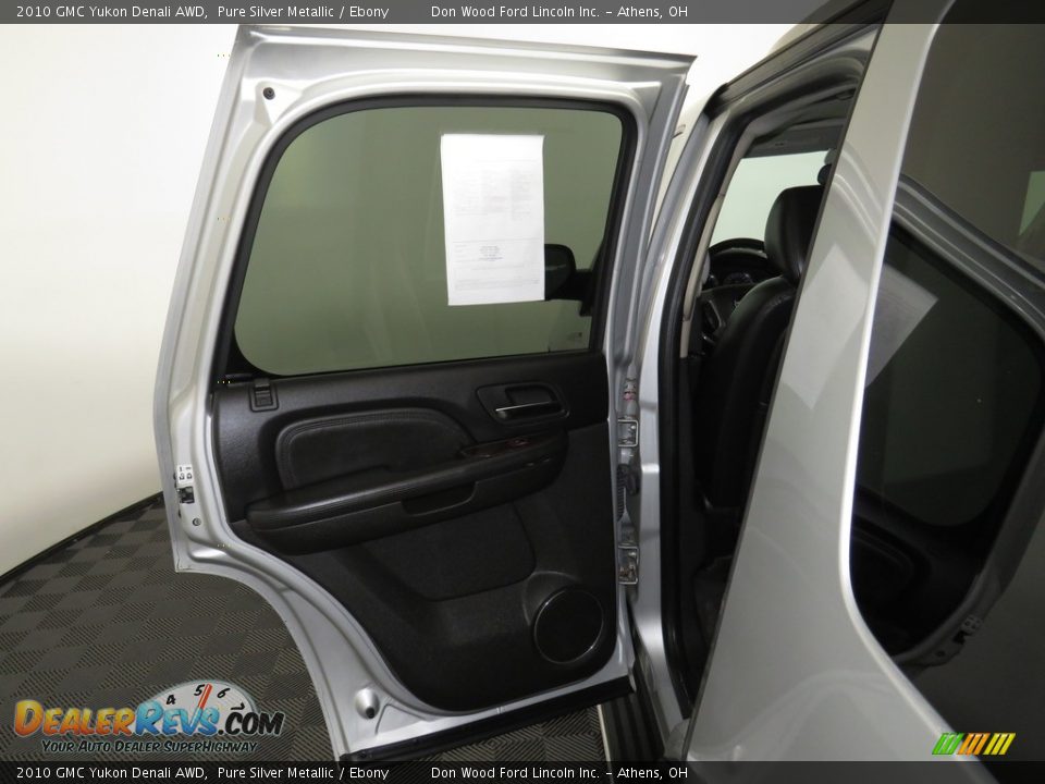 2010 GMC Yukon Denali AWD Pure Silver Metallic / Ebony Photo #22
