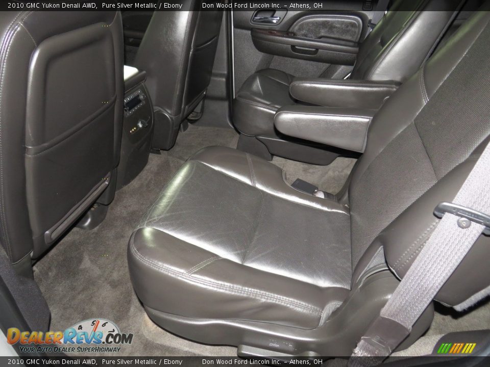 2010 GMC Yukon Denali AWD Pure Silver Metallic / Ebony Photo #23