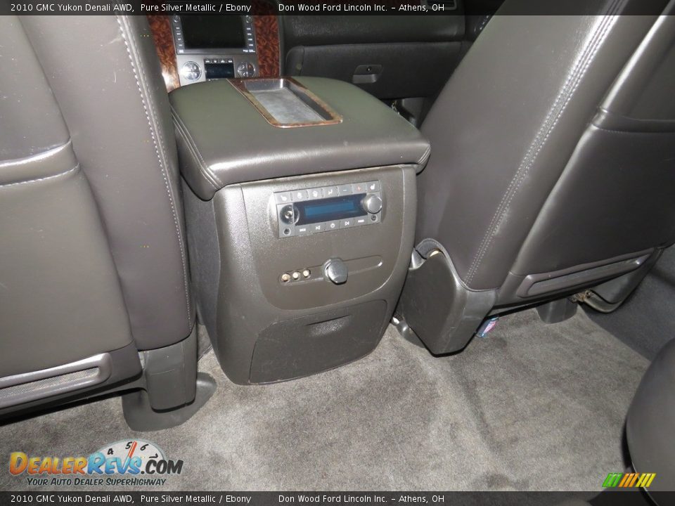 2010 GMC Yukon Denali AWD Pure Silver Metallic / Ebony Photo #24