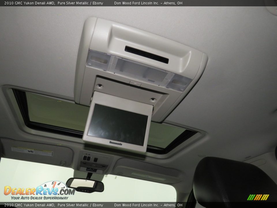 2010 GMC Yukon Denali AWD Pure Silver Metallic / Ebony Photo #25