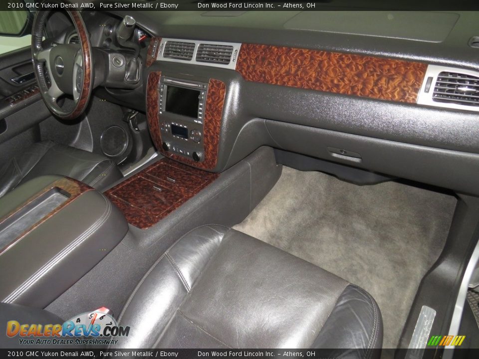 2010 GMC Yukon Denali AWD Pure Silver Metallic / Ebony Photo #31
